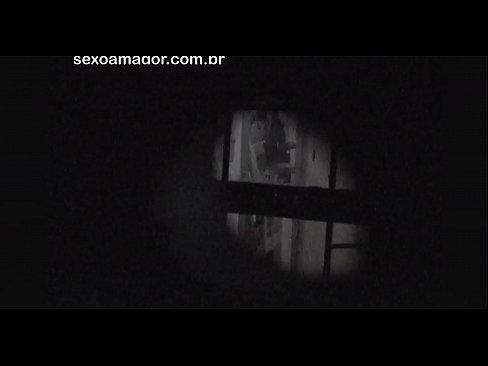 ❤️ 블론디는 중공 벽돌 뒤에 숨겨진 이웃 뱃사공에 의해 비밀리에 비디오에 녹화됩니다. 항문 포르노 우리 ❌️